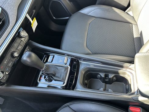 Used 2025 Jeep Compass Latitude image 29