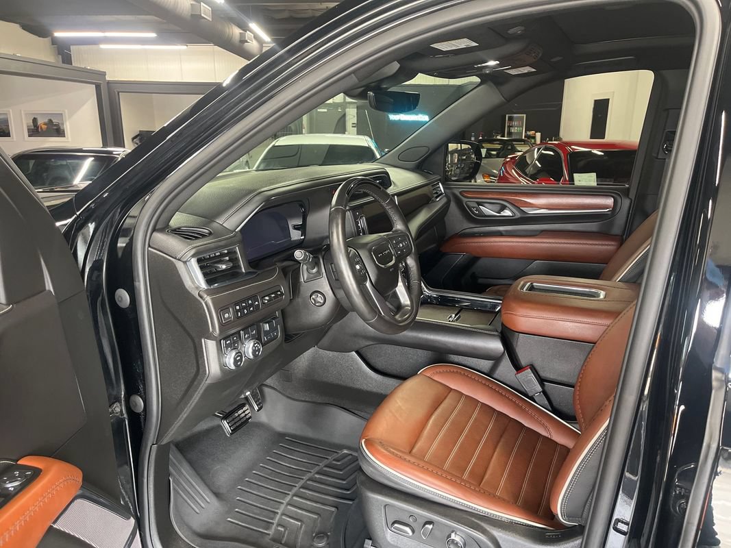 Used 2023 GMC Yukon XL Denali Ultimate AWD/4WD image 28