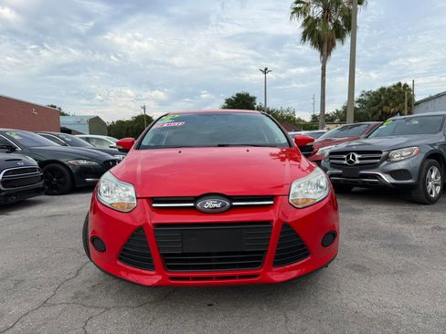 Used 2014 Ford Focus SE FWD image 2