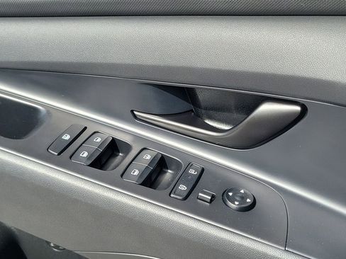 Used 2025 Hyundai Elantra Sport FWD image 16