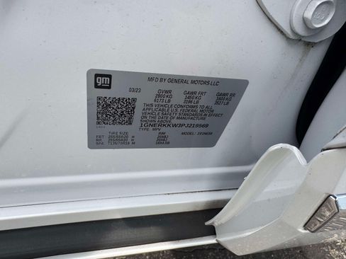 Used 2023 Chevrolet Traverse Premier FWD image 28