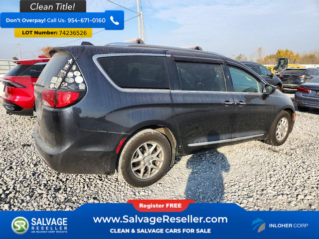 Used 2020 Chrysler Pacifica Touring-L FWD image 4