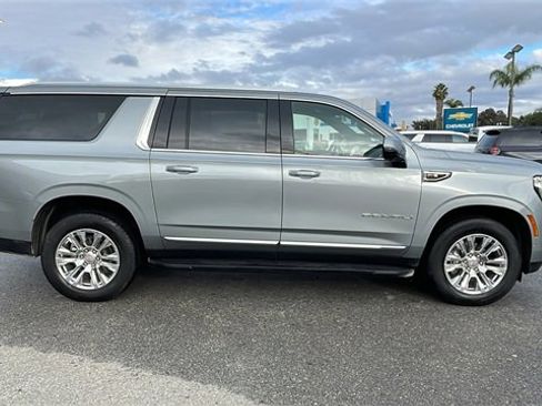 Used 2025 GMC Yukon XL Denali image 2
