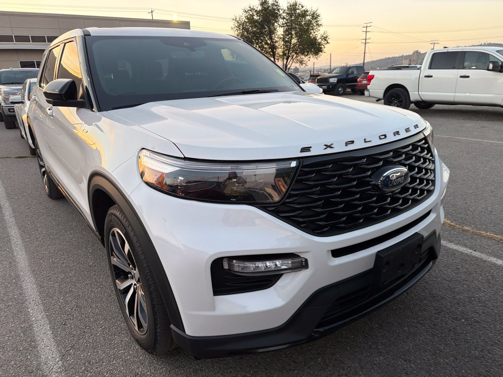 Used 2022 Ford Explorer ST-Line AWD/4WD image 4