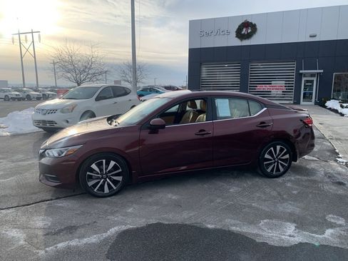 Used 2022 Nissan Sentra SV w/ SV Premium Package image 3