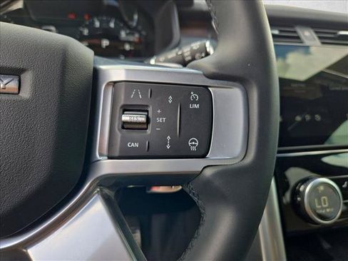 Certified 2025 Land Rover Discovery Dynamic SE AWD/4WD image 13