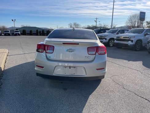 Used 2016 Chevrolet Malibu LT w/ Power Convenience Package image 7