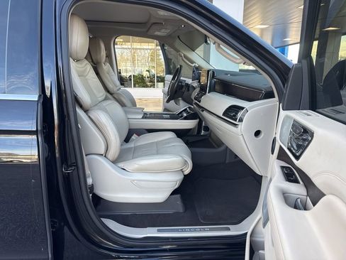 Used 2020 Lincoln Navigator Reserve w/ Luxury Package image 30