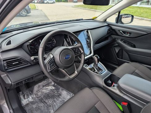 Used 2024 Subaru Outback Premium AWD/4WD image 18