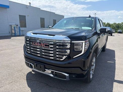 Used 2025 GMC Sierra 1500 Denali w/ Denali Reserve Package AWD/4WD image 4