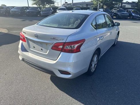 Used 2019 Nissan Sentra SV FWD image 8