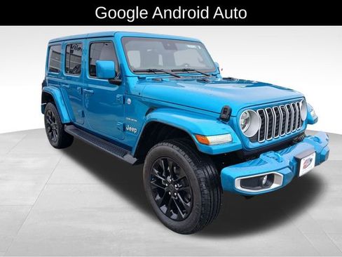 Used 2024 Jeep Wrangler Unlimited Sahara w/ Technology Group image 8