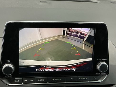 Used 2025 Nissan Altima 2.5 S image 4