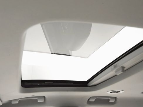 Used 2020 Chevrolet Traverse Premier image 34