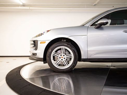 Used 2020 Porsche Macan S AWD/4WD image 11