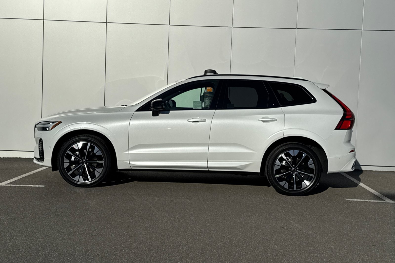 Used 2026 Volvo XC60 B5 Plus w/ Protection Package Premier AWD/4WD image 2