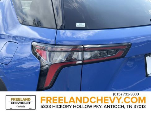 Used 2025 Chevrolet Equinox RS w/ Convenience Package III FWD image 12