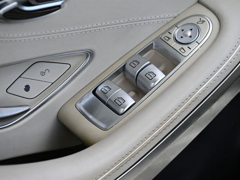 Used 2017 Mercedes-Benz S 550 Cabriolet image 41
