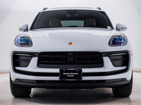 Certified 2025 Porsche Macan image 6