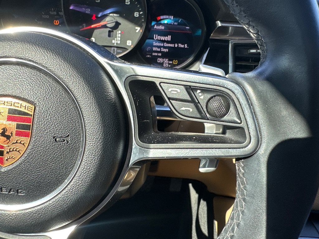 Used 2018 Porsche Macan AWD/4WD image 38