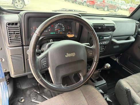 Used 2005 Jeep Wrangler X w/ Tire & Wheel Group (Ecco) AWD/4WD image 11