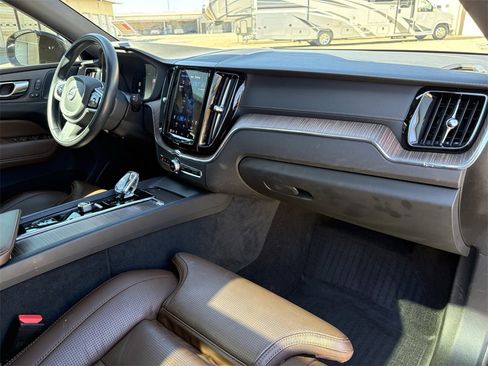 Used 2022 Volvo XC60 B5 Inscription w/ Advanced Package image 29