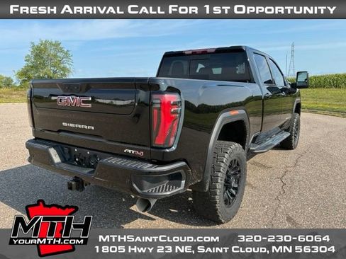 Used 2024 GMC Sierra 2500 AT4 w/ Technology Package AWD/4WD image 8