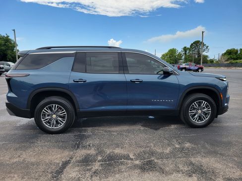 Certified 2024 Chevrolet Traverse LT w/ Trailering Package FWD image 4