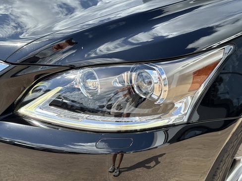 Used 2016 Lexus LS 460 AWD w/ Comfort Package image 9