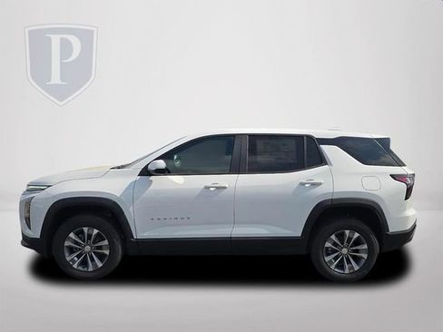 New 2027 Chevrolet Equinox LT FWD image 10