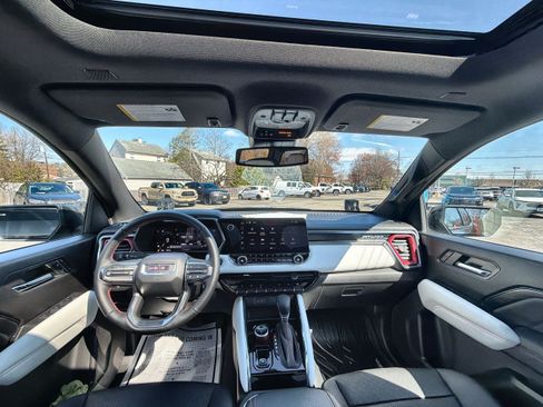Used 2024 GMC Canyon AT4X AWD/4WD image 21