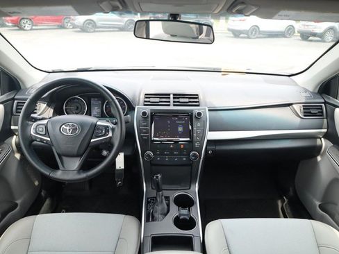 Used 2016 Toyota Camry SE FWD image 6