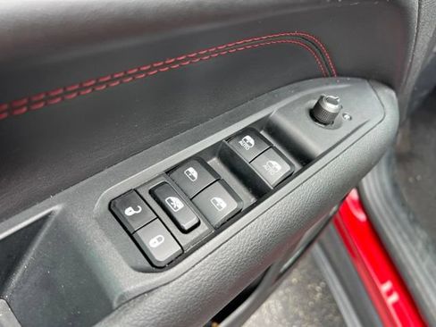 Used 2025 Jeep Compass Trailhawk AWD/4WD image 26