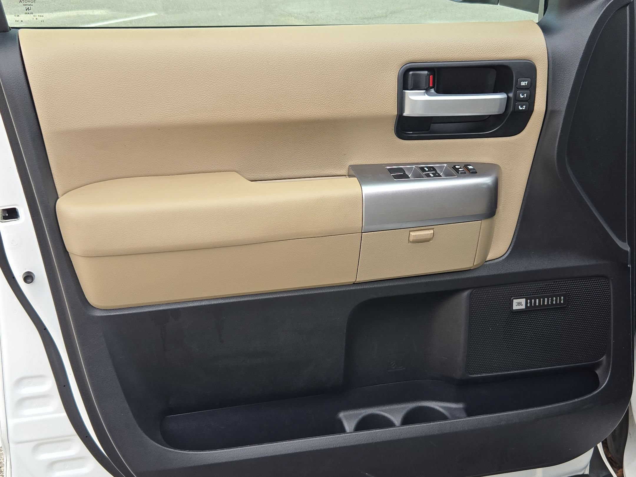 Used 2019 Toyota Sequoia Limited w/ Safety & Convenience Package RWD image 10