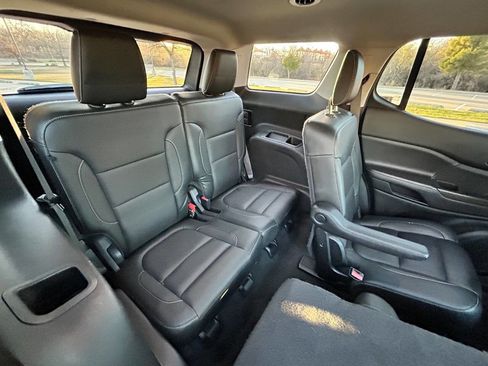 Used 2019 GMC Acadia SLT image 16