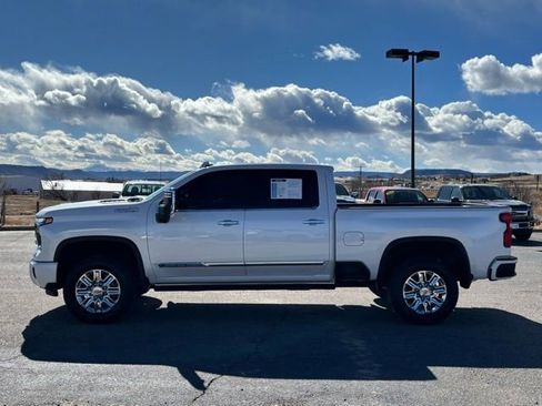 Used 2024 Chevrolet Silverado 3500 High Country w/ Technology Package image 2