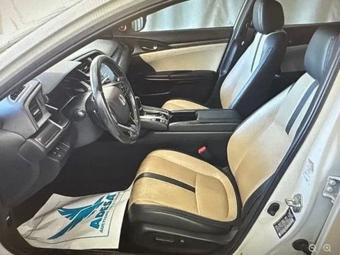 Used 2019 Honda Civic Sport Touring image 5