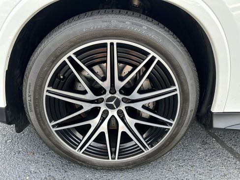 Used 2025 Mercedes-Benz GLC 43 AMG 4MATIC image 35