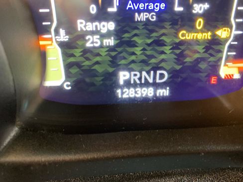 Used 2019 Jeep Wrangler Unlimited Sahara AWD/4WD image 26