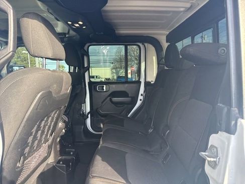 Used 2021 Jeep Gladiator Mojave AWD/4WD image 6