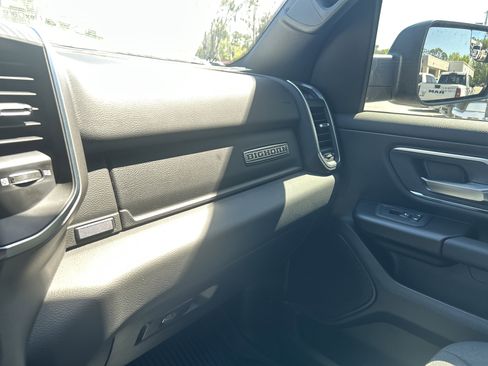 New 2026 RAM 1500 4x4 Crew Cab image 28