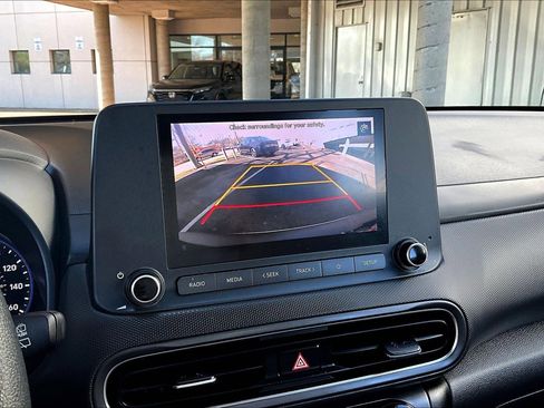 Used 2023 Hyundai Kona SE image 14