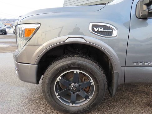 Used 2017 Nissan Titan PRO-4X image 39