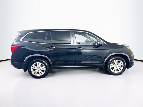 Used 2017 Honda Pilot LX image 10