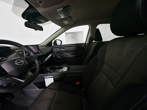 Used 2026 Nissan Rogue SV FWD image 22