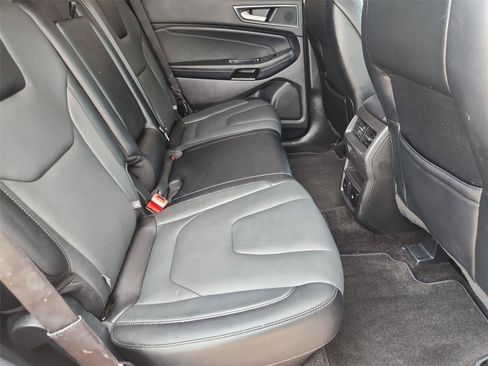 Used 2018 Ford Edge Titanium w/ Equipment Group 302A FWD image 27