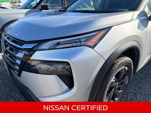 Certified 2025 Nissan Rogue SV AWD/4WD image 2