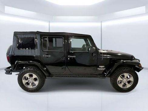 Used 2007 Jeep Wrangler Unlimited Sahara AWD/4WD image 8