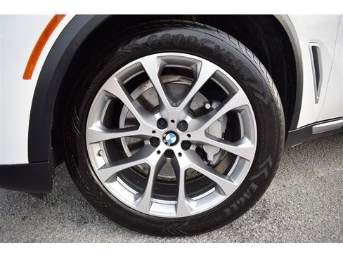 Used 2020 BMW X5 xDrive40i w/ Premium Package image 14