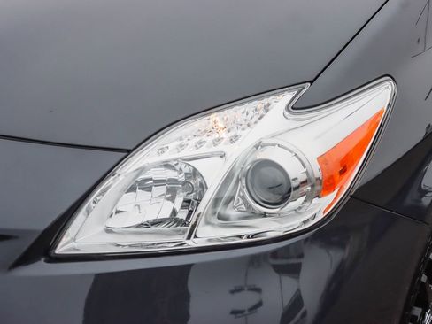 Used 2015 Toyota Prius Four image 7